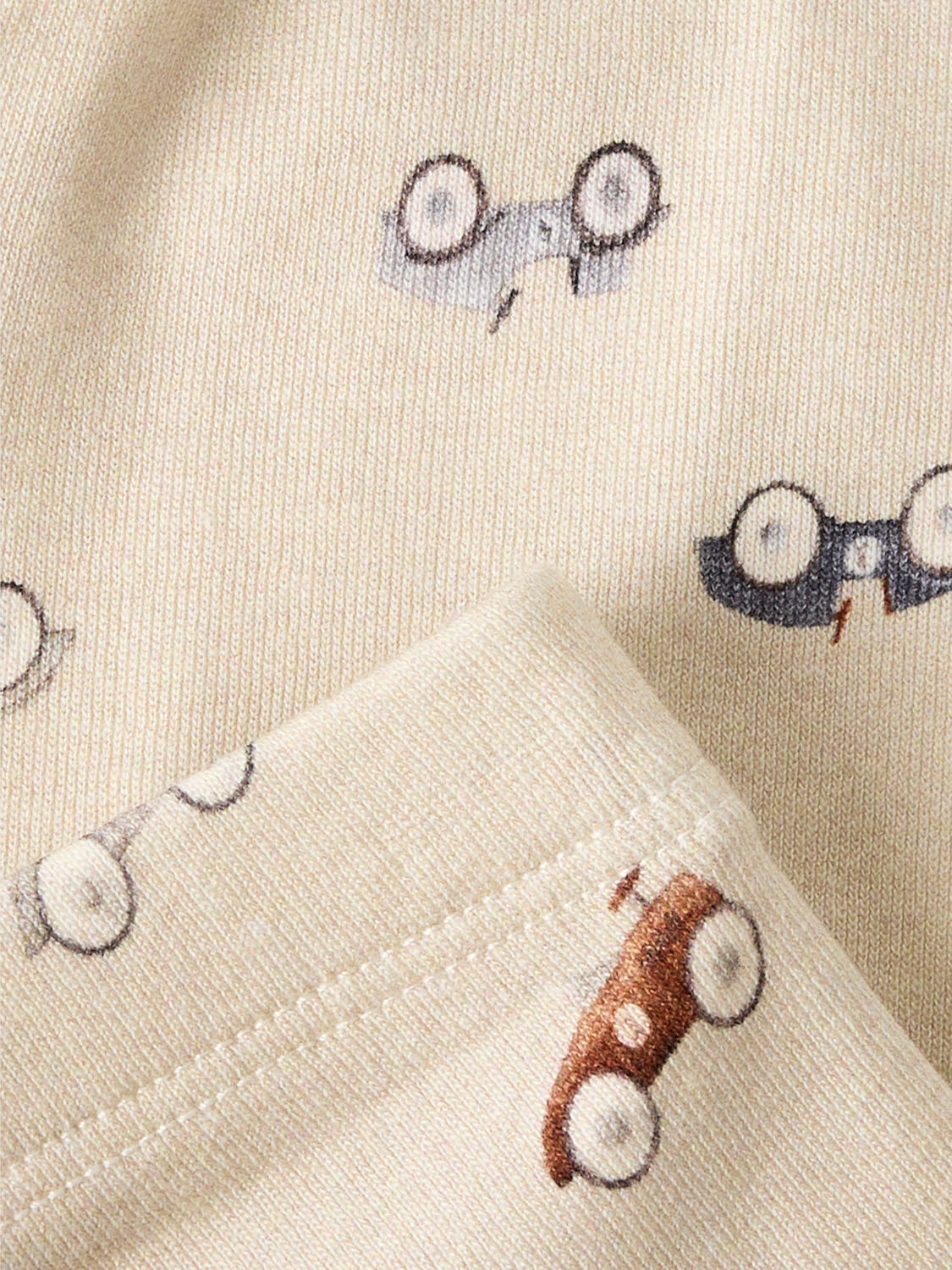 model_shot-front_full